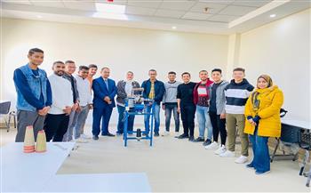 «التعليم العالي»: طلاب جامعة ٦ أكتوبر التكنولوجية يصنعون أول ماكينة غزل ونسيج مُتنقلة 