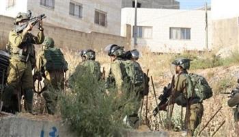 لليوم الثالث.. قوات الاحتلال الإسرائيلي تواصل إغلاق مدخل بلدة قصرة جنوب نابلس