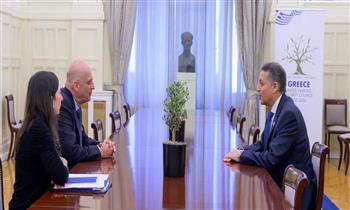 وزير خارجية اليونان وسفير مصر في أثينا يؤكدان أهمية العلاقات الاستراتيجية بين البلدين