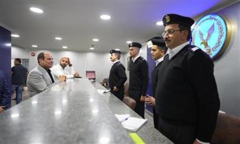 الرئيس السيسي يتعرف على أحدث النظم الإلكترونية من داخل قسم شرطة مدينة نصر