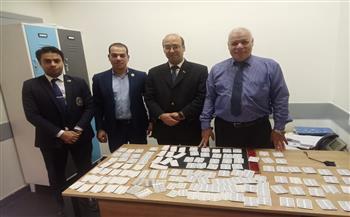 إحباط تهريب مستحضرات تجميل وضبط كمية من المخدرات بمطار القاهرة