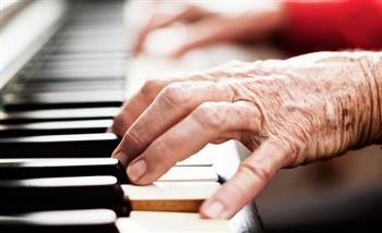 بحث جديد يكشف تأثير الموسيقى على منع التدهور المعرفي لدى كبار السن