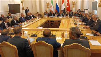 وزير الخارجية الروسي يدعو إلى رفع العقوبات عن سوريا خلال الاجتماع الرباعي