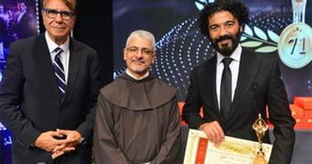 خالد النبوي يحصد جائزة أفضل ممثل في مهرجان الكاثوليكي للسينما 