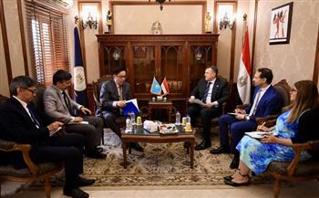 وزير السياحة يلتقي سفير جمهورية كازاخستان في القاهرة لبحث سبل التعاون