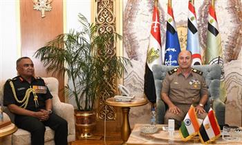 رئيس أركان القوات المسلحة يبحث مع قائد الجيش الهندي سبل دعم علاقات التعاون العسكري