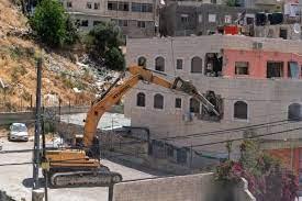 قوات الاحتلال تهدم شقق سكنية في القدس المحتلة 
