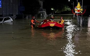 مصرع شخصين وإجلاء المئات جراء أمطار غزيرة وفيضانات في شمال وسط إيطاليا 