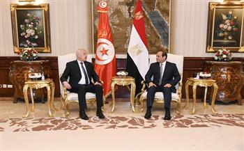الرئيس السيسي يستقبل نظيره التونسي في مقر إقامته بمدينة جدة