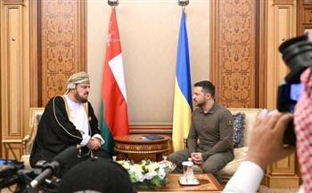 نائب رئيس الوزراء العُماني يلتقي رئيس أوكرانيا على هامش القمة العربية الـ32 بجدة
