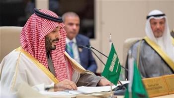 ولي العهد السعودي يبحث مع الرئيس التونسي تطوير العلاقات على هامش القمة العربية الـ32 بجدة