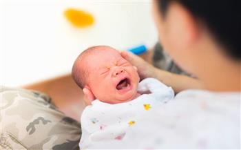 الأسباب الطبيعية لبكاء الرضيع