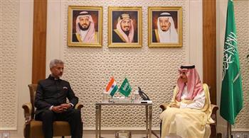 وزير الخارجية السعودي يبحث مع بنظيره الهندي العلاقات الثنائية 