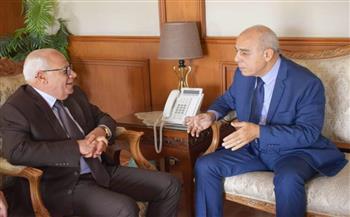 محافظ بورسعيد يستقبل نائب رئيس مجلس إدارة شركة بتروسيف