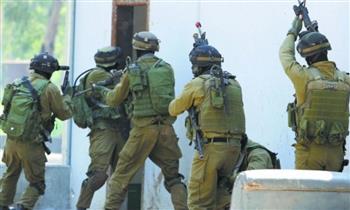 قوة إسرائيلية خاصة تقتحم مُخيمًا في رام الله وتعتقل شابًا