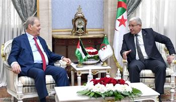 رئيس المجلس الشعبي الوطني الجزائري يلتقي نظيره الفلسطيني