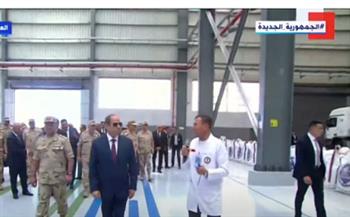 الرئيس السيسي يتفقد مجمع مصانع إنتاج الكوارتز بالعين السخنة