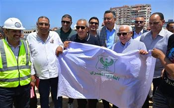 محافظ بورسعيد ورئيس المصري يتفقدان مشروع إنشاء ستاد النادي الجديد