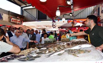 محافظ بورسعيد ومجلس المصري يتفقدان سوق السمك الحضاري