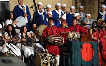 فرقة مصرية تقدم الرقص الهندى  فى  «المهرجان الدولى للطبول»