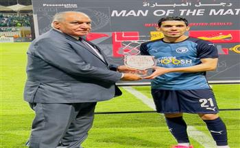 محمد حمدي يحصد جائزة رجل مباراة بيراميدز والاتحاد بالدوري 