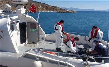 مصرع مهاجر وإنقاذ 6 إثر غرق قارب غربي تركيا