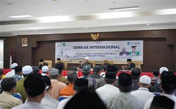 جامعة الرانيري الإسلامية الحكومية في إندونيسيا تكرم أسامة الأزهري