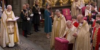 تشارلز الثالث يؤدى القسم ضمن مراسم تتويجه ملكًا لبريطانيا| فيديو
