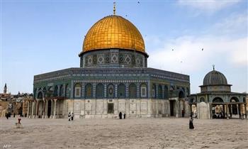 حاخام إسرائيلي مُتطرف يقود اقتحام المستوطنين للمسجد الأقصى 