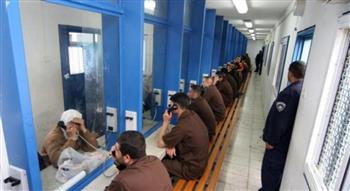 الاحتلال يلغي زيارات أهالي الأسرى المقررة غدا لسجني «ايشل» و«رامون»