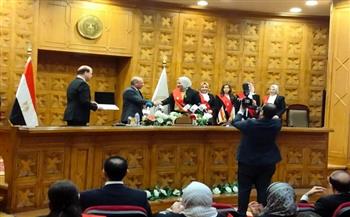 وزير العدل يكرم أوائل القاضيات في دورة التكوين الأساسي الأولى (صور)