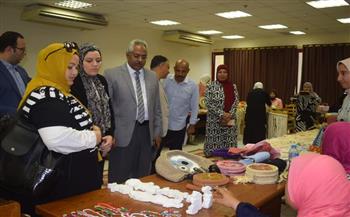 ورشة تدريبية لمنتجي الحرف اليدوية وإمضاء 50 عقد اشتراك بمبادرة أيادي مصر بالغردقة
