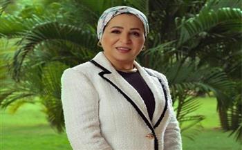 السيدة انتصار السيسى تشيد بالطالبة منة عماد صاحبة المركز الأول بإعدادية كفر الشيخ