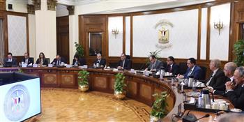 رئيس الوزراء يلتقى رئيس وأعضاء اتحاد الصناعات وعددا من رؤساء الغرف الصناعية