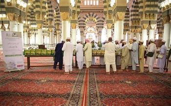 «شؤون الحرمين» تستبدل أكثر من 35 ألف نسخة من المصحف الشريف داخل المسجد