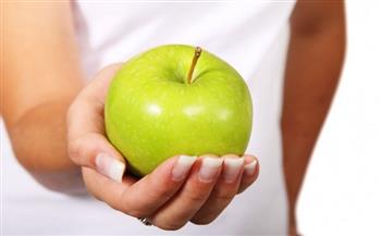 التفاح الأخضر.. 8 أسباب تجعله الخيار الأمثل لنظامك الغذائي بعد سن الأربعين