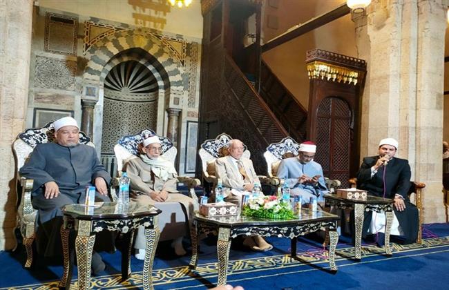 ملتقى كبار العلماء: التكافل الاجتماعي والصدقة أولى من «حج النافلة»