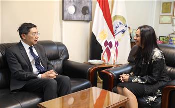 مايا مرسي تستقبل سفير سنغافورة لبحث سبل التعاون 