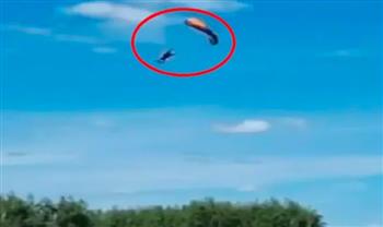 بشكل مروع.. سقوط رجل أعمال أثناء القفز بمظلة من مروحية (فيديو)