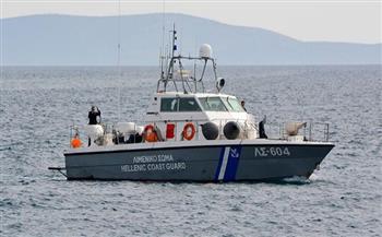خفر سواحل كالاماتا اليونانية يبدأ تحقيقًا بشأن غرق قارب يقل مئات المهاجرين