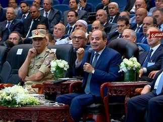 «كل طوبة بتتعمل أنا معاها وشايفاها».. أبرز تصريحات الرئيس خلال افتتاح محطة «تحيا مصر»