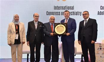 رئيس جامعة عين شمس يفتتح المؤتمر الدولي الثامن عشر للطب النفسي
