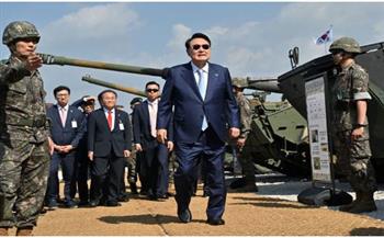 رئيس كوريا الجنوبية يشرف على تدريبات بالذخيرة الحية مع الولايات المتحدة