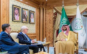 وزير الدفاع السعودي يلتقي المبعوث الأمريكي إلى اليمن