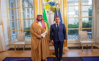 الرئيس الفرنسي يلتقي ولي العهد السعودي في قصر الإليزيه