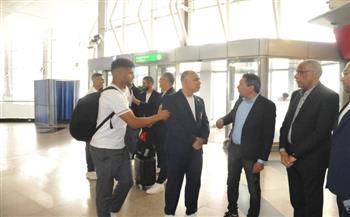 جمال علام يحفز بعثة المنتخب الأولمبي بمطار القاهرة قبل السفر إلى الرباط
