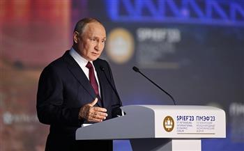 وسائل إعلام أمريكية "تتصيد" في خطاب بوتين خلال منتدى بطرسبورج