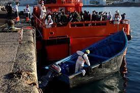 منظمة إسبانية تنقذ 117 مهاجرًا أبحروا من ليبيا