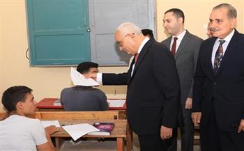 وزير التربية والتعليم يتفقد امتحانات الثانوية بعدد من اللجان بكفر الشيخ 