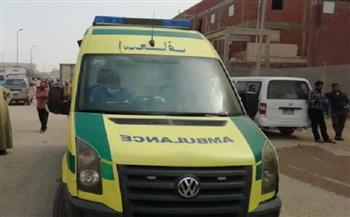إصابة 4 سيدات في حادث تصادم سيارة ربع نقل بمحل تجاري في أسيوط